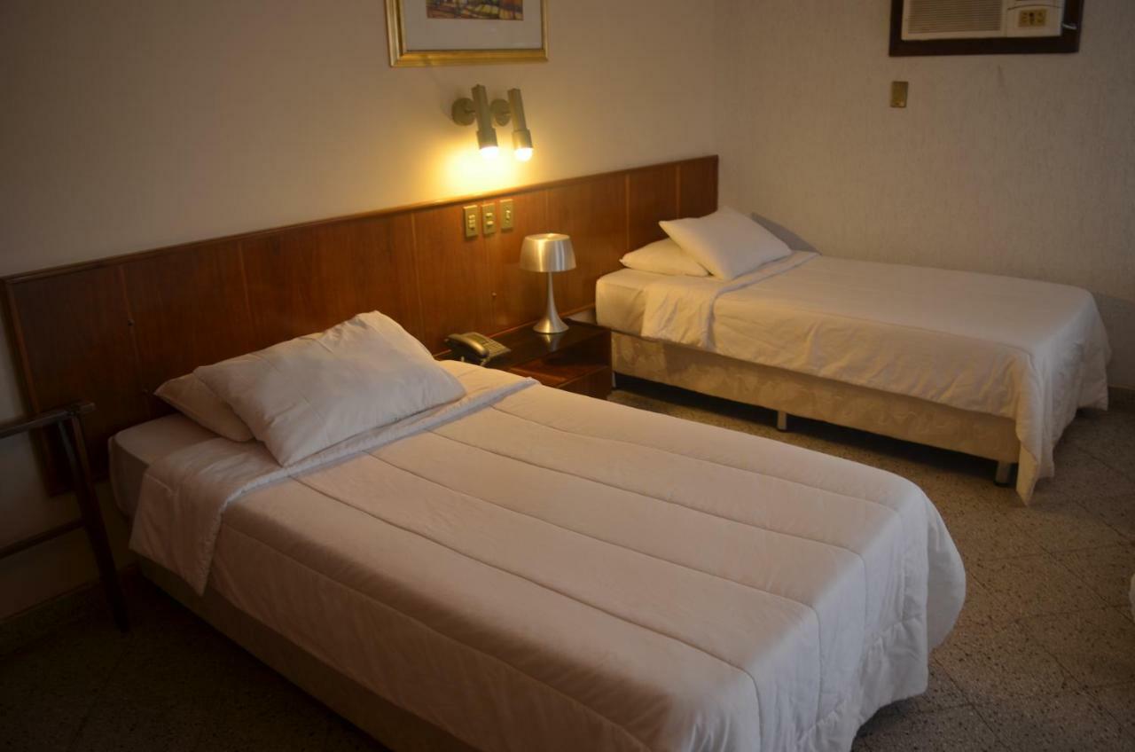 Gran Hotel Parana อะซุนซิออง ภายนอก รูปภาพ